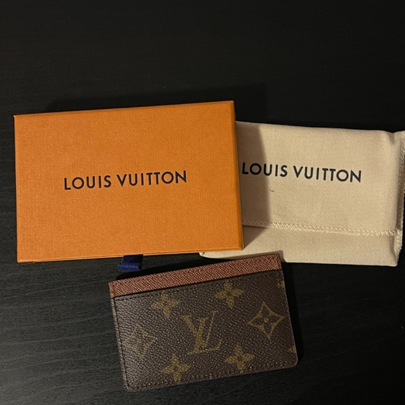 Louis Vuitton Monogram Card Holder - Picture 3 of 11